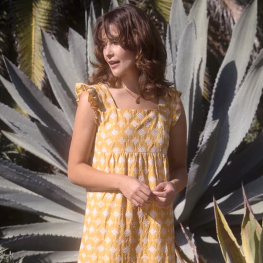Beautiful maxi dress, size M, almost new (worn only once), brand is GreyLin